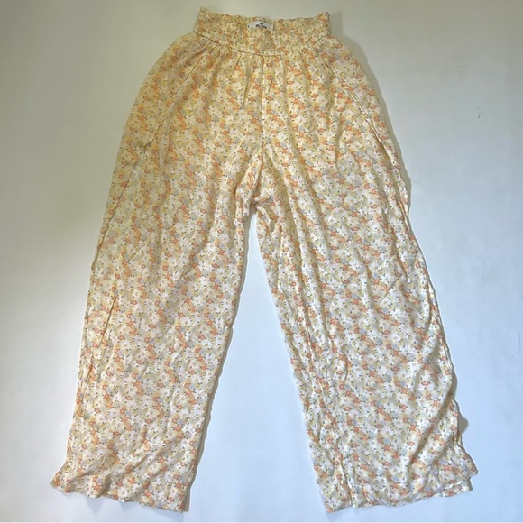 Hollister Floral Yellow Side Slit Wide Leg Pants - Picture 4 of 6